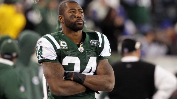 Johnson noncommittal on if Jets keep Revis