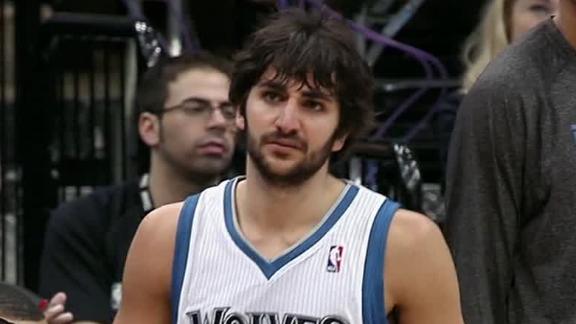 Williams, Rubio help Wolves slip by Hornets