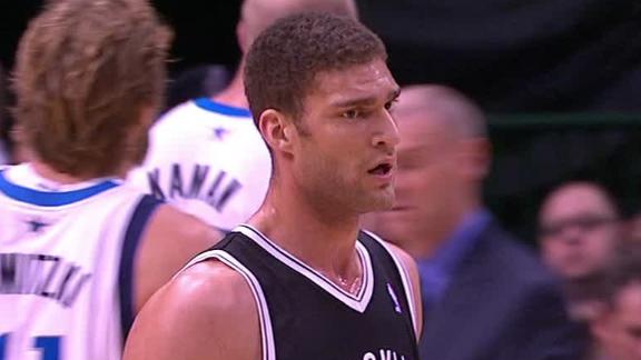Lopez-Williams tandem powers Nets past Mavs