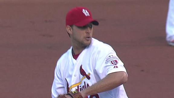 Reports: Cards' Wainwright gets $97.5M deal