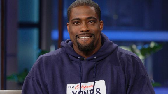 Falcons sign exonerated linebacker Banks