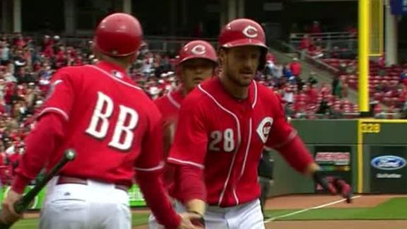 Reds hold off Angels in series rubber game
