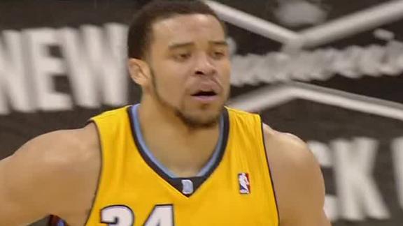 Nuggets romp in first game without Gallinari