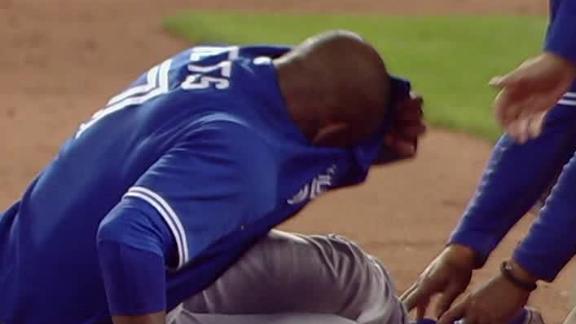 Blue Jays' Reyes injured on slide, carted off