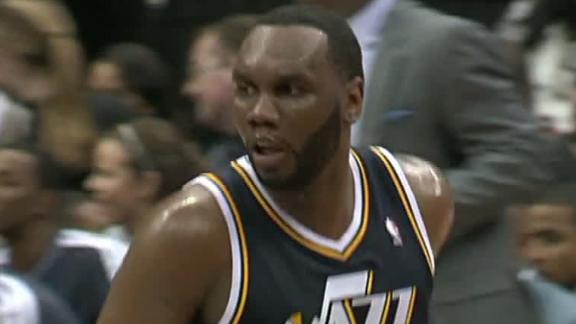 Jazz drop Wolves, keep playoff hopes alive