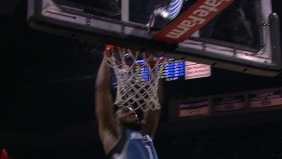 Video - Williams Throws Down 360 Dunk