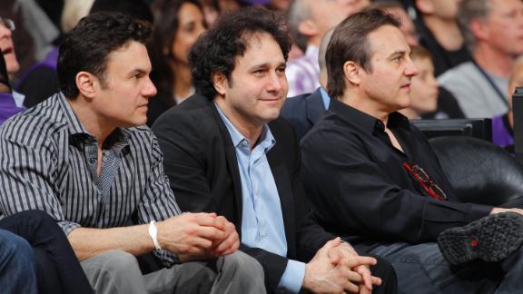 Letter -- Maloofs favor Seattle's deal for Sacramento Kings