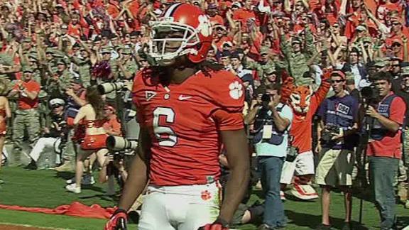 Sources: WRs occupied trashed hotel room