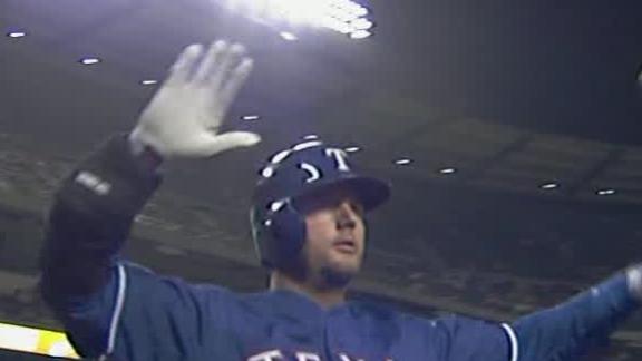 Pierzynski finishes Texas' rally vs. Angels