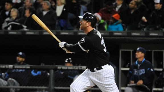 Dunn, Sale help White Sox put away Rays