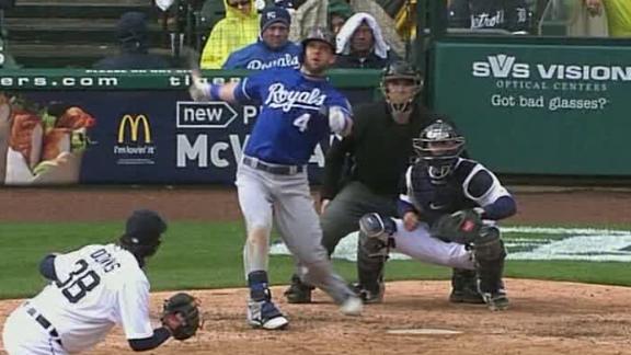 Video - Verlander Injures Thumb, Royals Win In 10