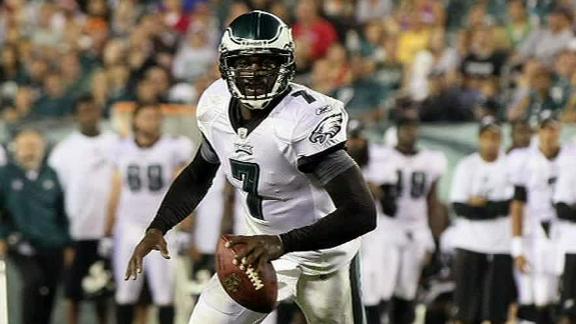 'Old' Vick outruns McCoy after challenge