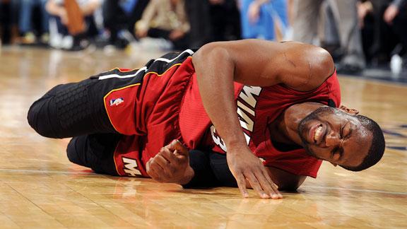 Wade says he'll try to play vs. Bulls in Game 5