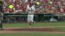David Freese impuls� una de las cuatro carreras anotadas por los Cardenales en el cuarto inning y Cardenales se llevan victoria el domingo por 4-2 sobre los Cerveceros de Milwaukee.