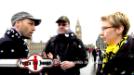 Mart�n Ainstein conversa con hinchas de ambos equipos alemanes por las calles de Londres