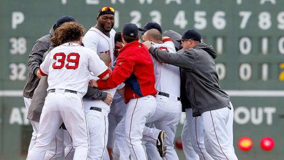 Ellsbury caps wild rally as Red Sox walk off
