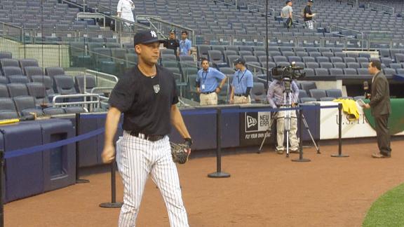 Video - Derek Jeter Throws Long Toss Before MNB