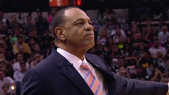 Source: Clips, Hollins to meet on Thursday