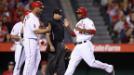 El dominicano Albert Pujols peg� un doblete productor de carrera en uno de sus cuatro imparables y los Angelinos de Los Angeles asestaron el lunes 21 hits a los Marineros de Seattle para vencerlos 11-3