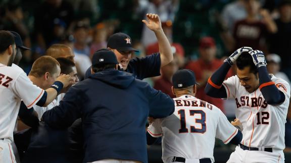 Astros win in 10th on Pena's walk-off homer