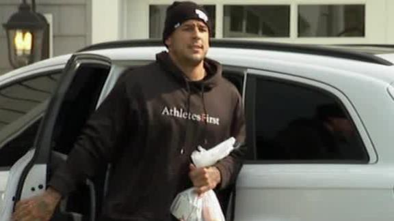 Authorities back at home of Pats' Hernandez