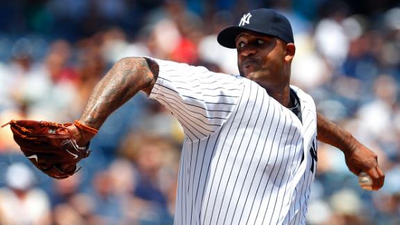 Jeter rejoins Yankees in NYC, temporarily