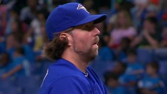 Dickey unspools 2-hitter as Jays blank Rays
