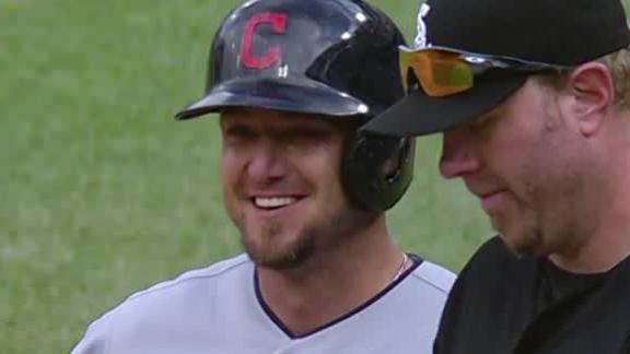 Indians clobber White Sox in opener of DH