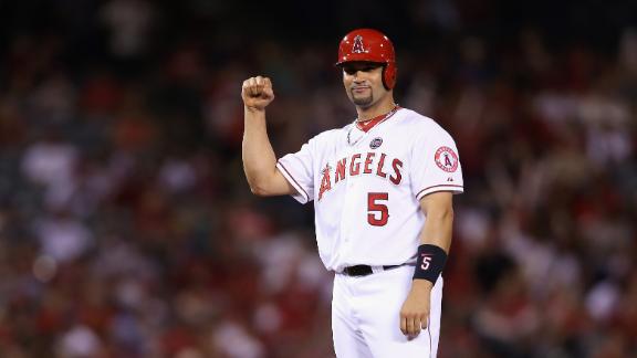 Angels prevail in Pujols' 1st game vs. Cards