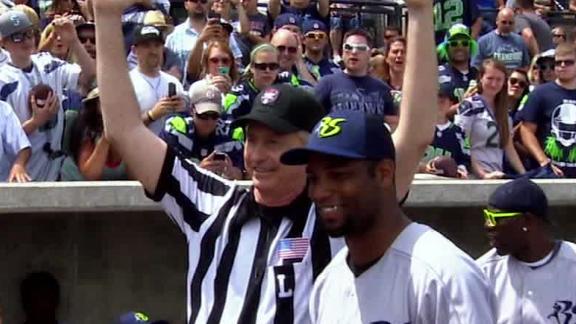 'Fail Mary' ref, Tate reunite at charity game