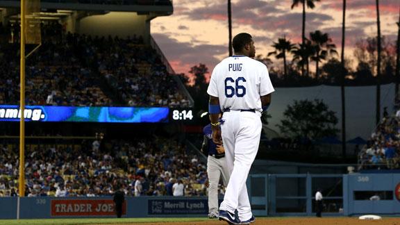 Dodgers' Puig leaves game because of hip
