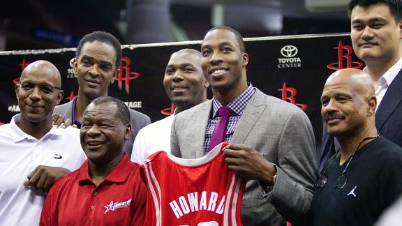 Rockets eye Olajuwon as centers' mentor