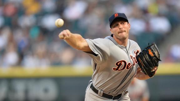 Tigers' Cabrera leaves with apparent injury