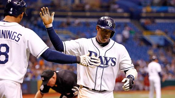 Hernandez stifles D-backs as Rays stay hot