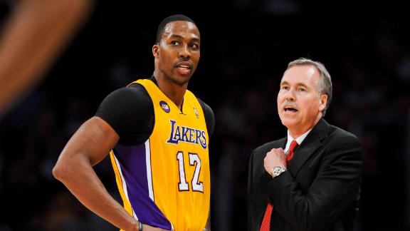 Howard's move still puzzles Lakers' D'Antoni