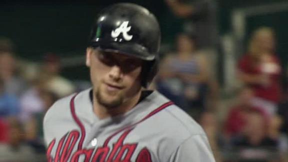 Braves use big 5th inning to win 8th straight