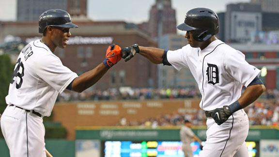 Fister, Tigers stay hot, edge past White Sox
