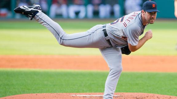 Verlander helps Tigers to 10th win in a row