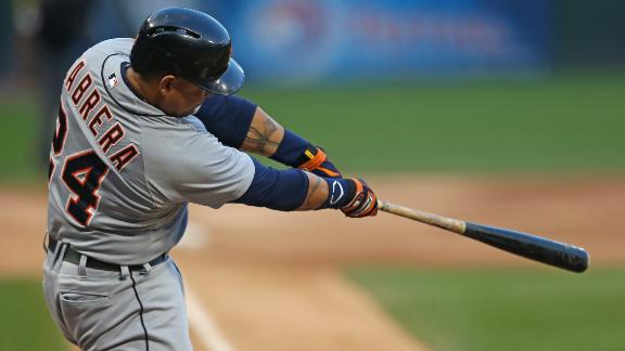Sale tosses complete game to topple Tigers