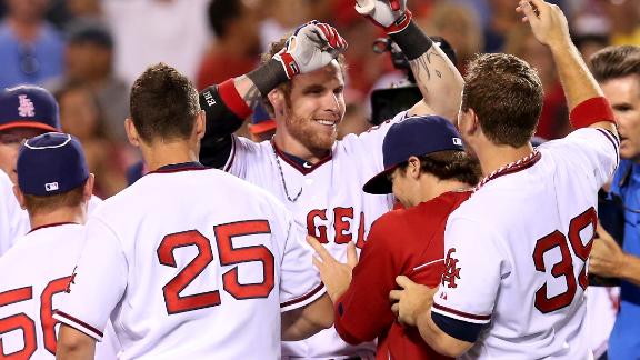 Hamilton HR gives Angels walk-off win in 10
