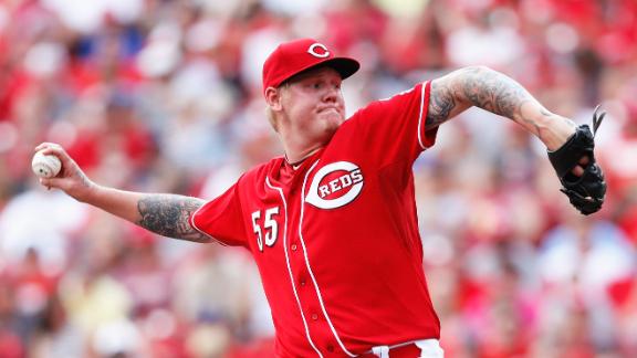 Reds hit Wainwright hard again, rout Cards