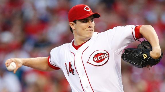 Reds inch closer to Cards in tight Central