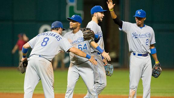 Royals drop Indians, end slide in Cleveland