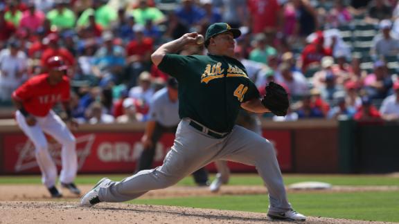 Colon, A's extend AL West lead on Rangers