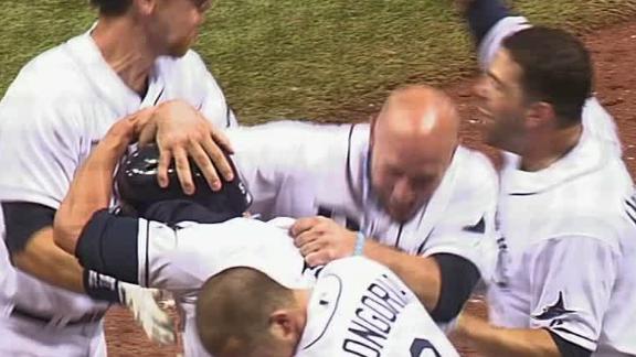 Rays rally by Rangers, take WC lead
