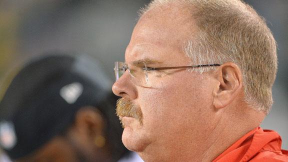 Chiefs (3-0) take down Eagles in Reid's return