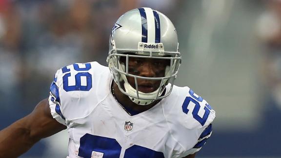 Murray, Romo pace Cowboys in rout of Rams