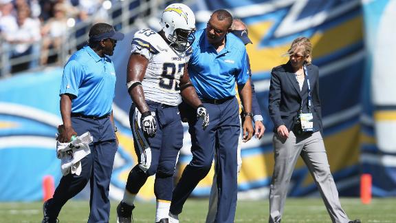 Chargers linebacker Freeney has torn quad