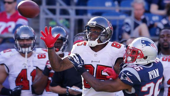 Bucs shake things up, cut Ogletree, Black