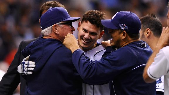 Lobaton's walk-off homer keeps Rays alive